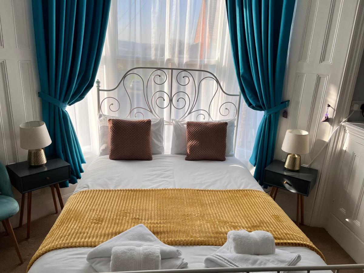The Badger Set Apartment Hinderwell Екстериор снимка