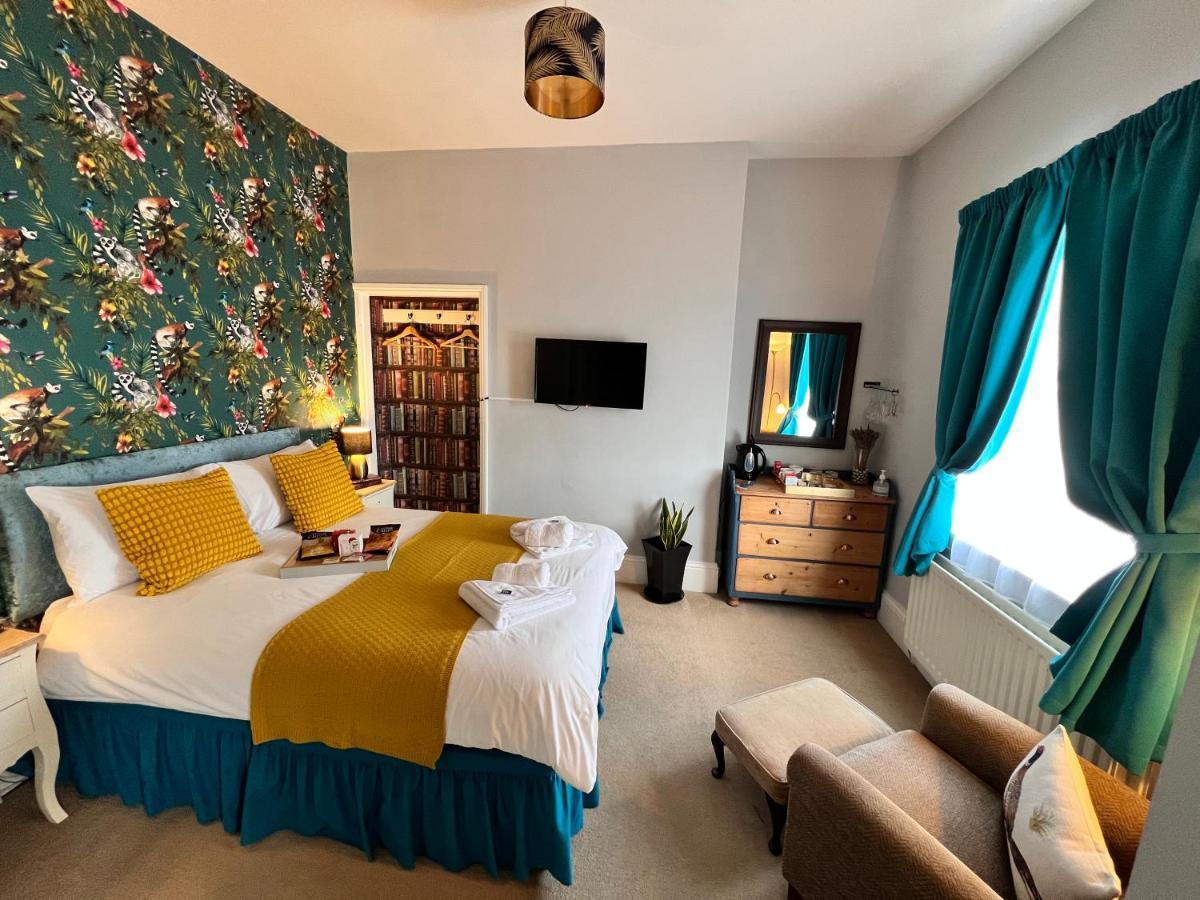 The Badger Set Apartment Hinderwell Екстериор снимка